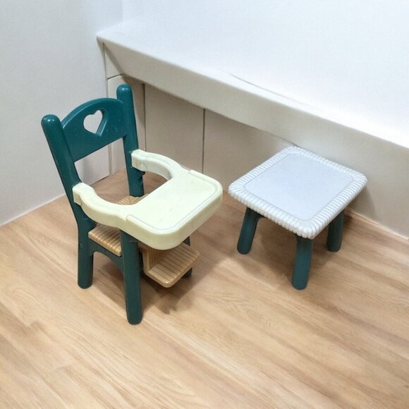 Vintage Fisher-Price Loving Family Dream Dollhouse High Chair & Coffee Table - Picture 2 of 4